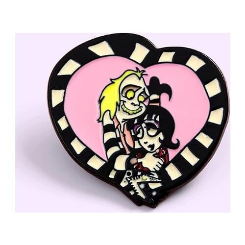 Wedding Photography Enamel Pin Crown Couple Badge Brooch for Bag Lapel pin Fashion Heart Jewelry Gift for Friends Couples Lovers