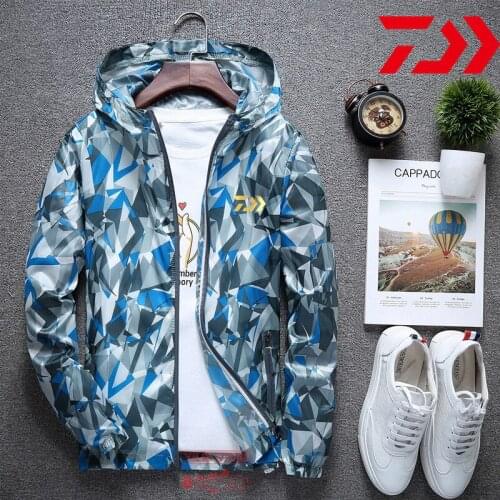 2021Daiwa Fishing Sun Protection Clothing Camouflage Shirt Men Spring Outdoor Hunting Fishing Quick Dry Sunscreen Hooded Jacket