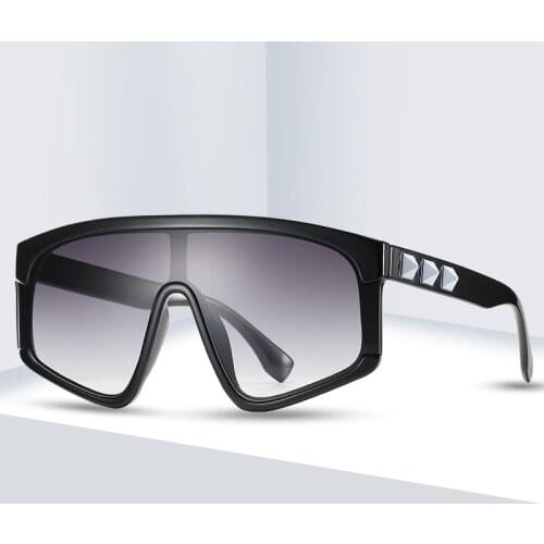 Fashion Square Sunglasses Women Big Frame Flat Top Rivet Vintage Oversized Sun Glasses Female Mirror Shades Gradient Lens UV400