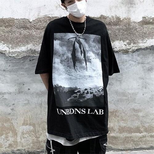 2021 Black Gothic Print T-Shirt Male Funny Harajuku Loose Tee O-Neck Fashion Half Sleeve Oversize Tops Couple Hip Hop T Shirts