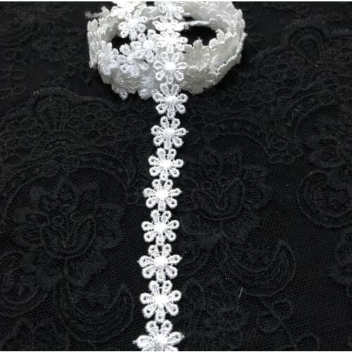 5 Meters Embroidered Pretty White Lace Trim Lace Small Daisy Fabric Lace Ribbon DIY Home Decoration Lace Sewing Crafts