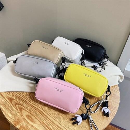 Portable PU Leather Crossbody Shoulder Purse Fashion Bear Pendant Women Messenger Handbag Solid Color Street Travel Sling Bags