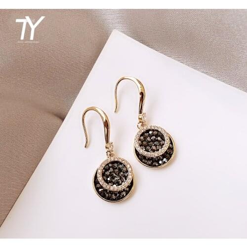 Round piece black earrings high sense party Earrings European and American trendy lady fashion celebrity Earrings