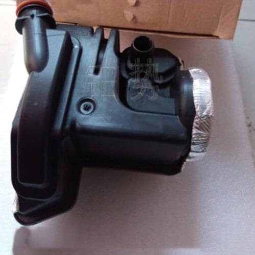 Car Waste gas valve oil-water separator Ben tle yCo nti nen tal GTA udi RS7 Spo rtb ack Engine waste gas valve filter separator