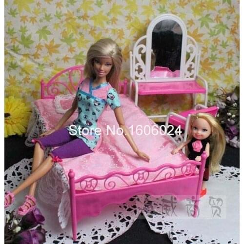 Hot Sale 5PCS/SET Dressing Table+Desk + Bed+ Pillow + Bedsheet Baby Girl Mini Doll Accessories Bed For Dolls