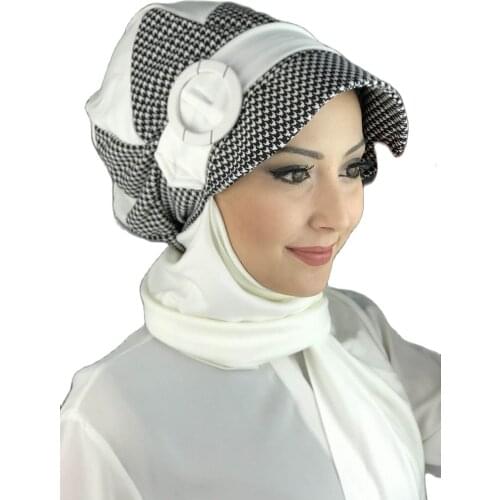 2021 new Fashion Hijab Women Muslim Bathing Cap Islamic Hijab Scarf Scarf Black White Crowbar Buckled Hat