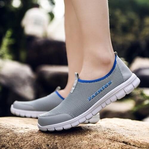 Summer Men and Women Casual Shoes Slip-On Running Sport Shoes Breathable Mesh Sneakers Male Quick Dry Walking Shoes 46 Loafers