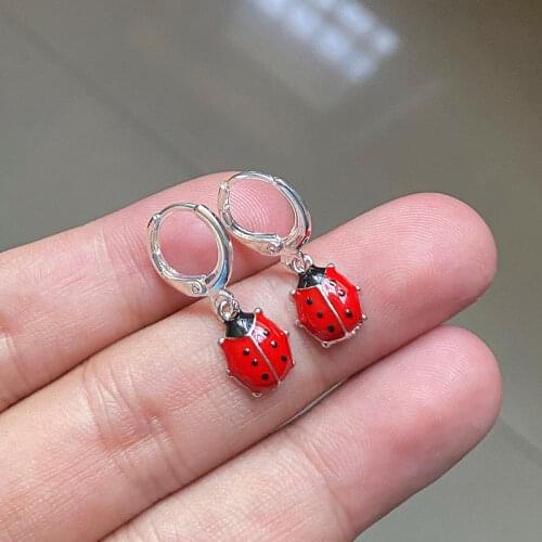 Fashionable and High-quality Ladybug Insect Earrings Red Enamel Metal Small Earrings Simple and Exquisite Gift for Best Friends