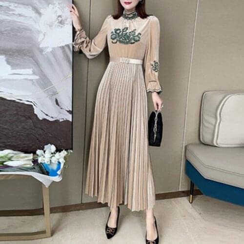 Fashion Designer 2021 Autumn Velvet Long Dress Women Solid Vintage Embroidery Flowers Velvet Patchwork Long Sleeve xxxl Dresses