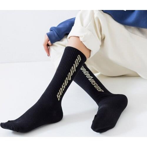New Fashion Men Cotton Socks Women Streetwear Kanye West Ins Crew Socks Hip Hop Letter Calabasas Socks Long Skateboard Sock