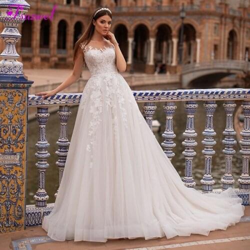 Fsuzwel Romantic Scoop Neck Button Tulle A-Line Wedding Dress 2020 Gorgeous Appliques Court Train Princess Bride Gown Plus Size