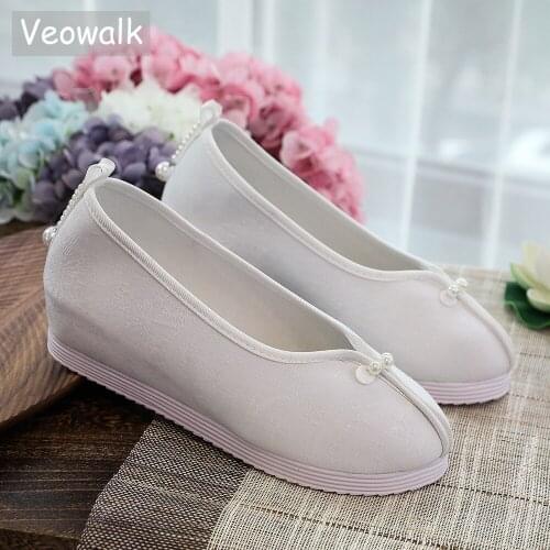 Veowalk Inner Platforms Women Jacquard Cotton Slip On Hanfu Shoes Vintage Chinese Style Ladies Comfortable Sneakers White Gray