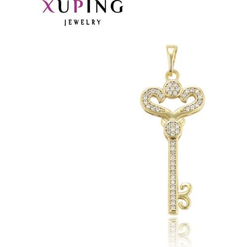 Xuping Fashion Luxury Necklace Pendant Key Shaped Exquisite Jewelry for Women Popular Design Christmas Gift 33948