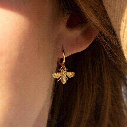 Chic Gold Color Small Bee Pendant Earrings for Women Cute Stereoscopic Insect Drop Earrings Fashion Jewelry Gifts