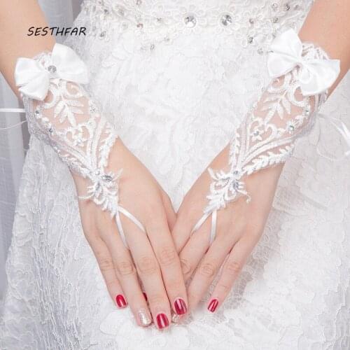 Bridal Gloves Delicate Beads Sequins Wedding Gloves Fingerless Lace Bridesmaids Gloves Short Bride Accessories ST015