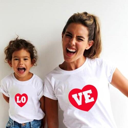 LOVE Mother and Daughter Clothes Funny Family T Shirt Matching Outfits Daughter LO and Mom VE Family Look Summer T-shirt
