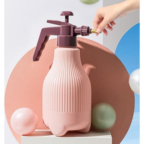 Watering Spray Pot High Pressure Large Capacity Plastic Contrast Color Water Can Bottle for Garden Beautiful And Practical