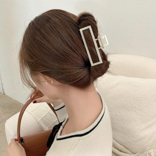 1pcsMetal Hollow Simple Elegant Out Geometric Hair Claw Ladies Hair Accessories Cross Crab Bath Clip Women Girl Fashion Headwear