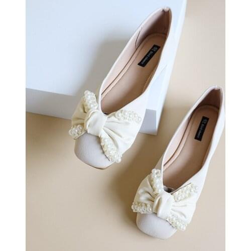 Bow pearl pea shoes 2021 spring and autumn new fairy wind shallow mouth square head flat bottom one foot pedal grandma shoes