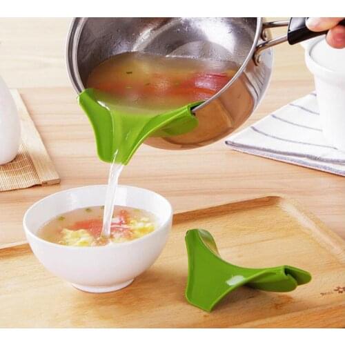 Creative Silicone Liquid Funnel Anti-spill Slip On Pour Soup Spout Funnel for Pots Pans and Bowls and Jars Kitchen Gadget Tools