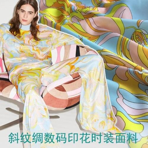 European brands with the same pattern twill silk pattern digital printing cloth womens fashion fabric 100% polyester fabric