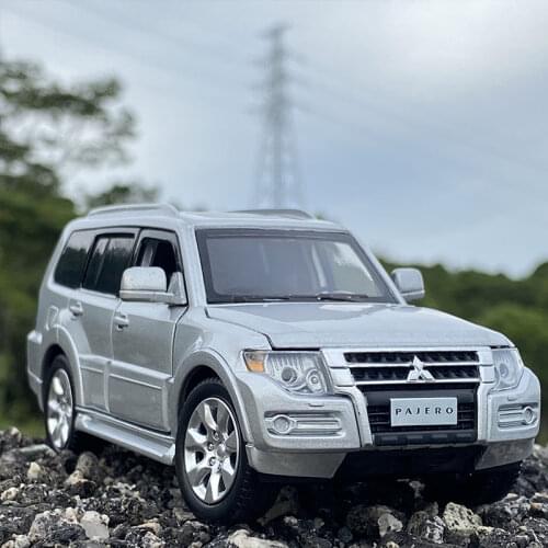 1:32 Mitsubishi PAJERO SUV Alloy Car Model Diecasts Off-road Vehicles Metal Toy Car Model Collectible Simulation Car Kids Gift