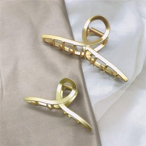 New European and American Female Temperament Simple Matte Metal Texture Cross Catch Clip Fashion Womens Hair Accessories