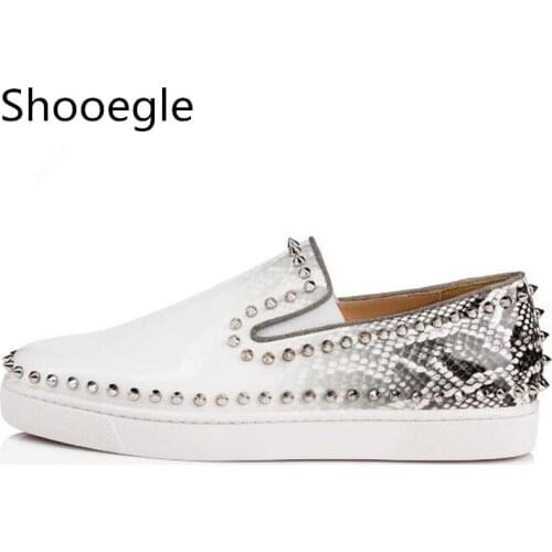 Snakeskin Printed Men Casual Shoes Rivets Stud Slip On Wedding Shoes Man Flats Fashion Mens Loafers