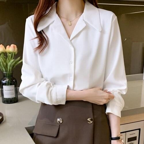 Autumn and Winter 2020 New Loose Long Sleeve Shirt For Women Top Korean Fashion White Casual Chiffon V-Neck Solid Button 0889