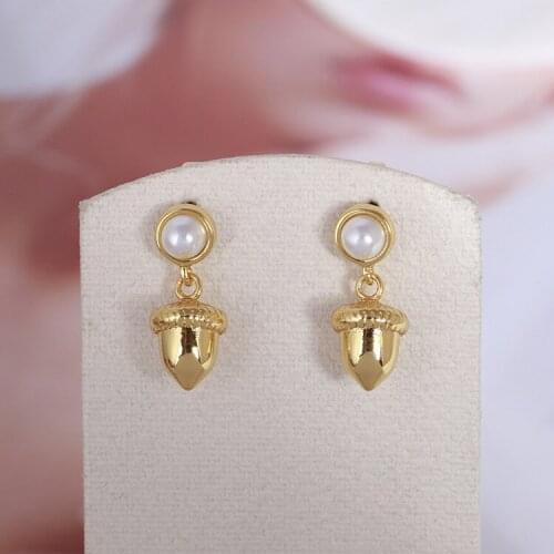 Exquisite golden pine cone pearl inlaid light luxury fashion earrings