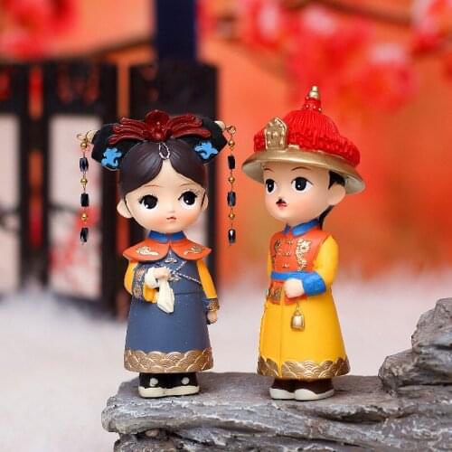 Chinese Retro Style Palace Grid Ornaments Emperor Queen Hand Office Aberdeen Resin Crafts Cake Baking Decoration Birthday Gift