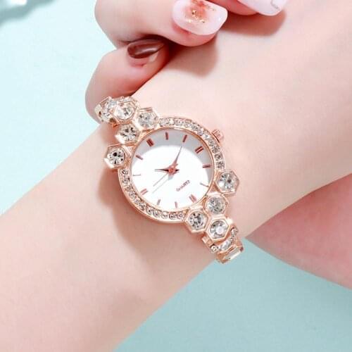 Women Luxury Casual Round Quartz Movement Alloy Wristwatch Bracelet Watch Gift