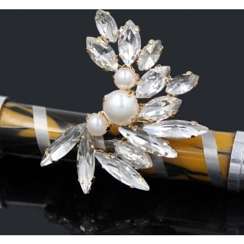 Single Girl Ear cuff Earrings 1PC Punk Ear Cuff Exaggerated Crystal Rhinestone Pearl Ear Cuff Brinco