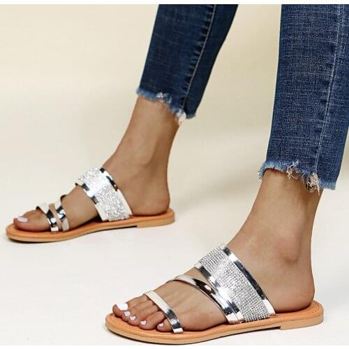 Newly Arrived Women Girls European Style Beach Shoes Leisure Flat Heel Slippers Rhinestone Decor Sandals Femmes chaussures