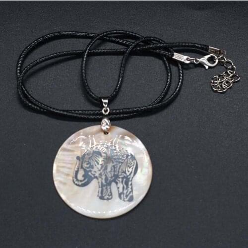 New Natural Mother of pearl Pendant Necklace Simple Big Round Shell Cute Elephant Pattern for Women Necklace Jewelry Gifts