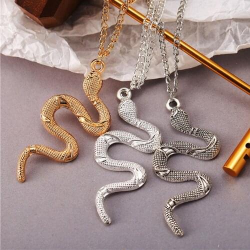 Animal Snake Necklace for Women Man Punk Snake Pendant Necklaces Minimalist Alloy Jewelry Gift Shiny Chain Gold Necklace