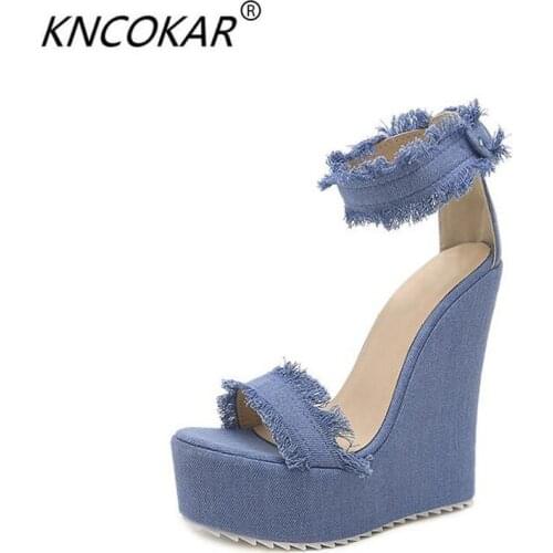 KNCOKAR 2018 Spring and summer new style womens fashion denim denim pure color round hair edge slope heel large size sandals