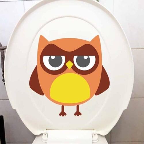 YOJA 23.1X23.5CM Funny Wall Sticker Angry Owl Toilet Seat Decal Kids Room Decoration T5-0541