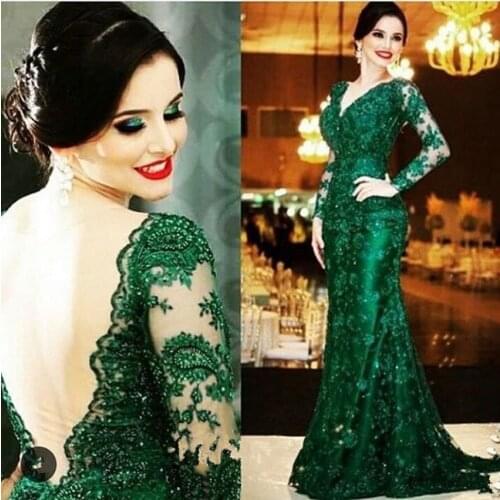 Elegant Emerald Green Lace Evening Dresses V Neck Long Sleeves Open Back Mermaid Court Formal Gowns Mother of the Bride Dresses