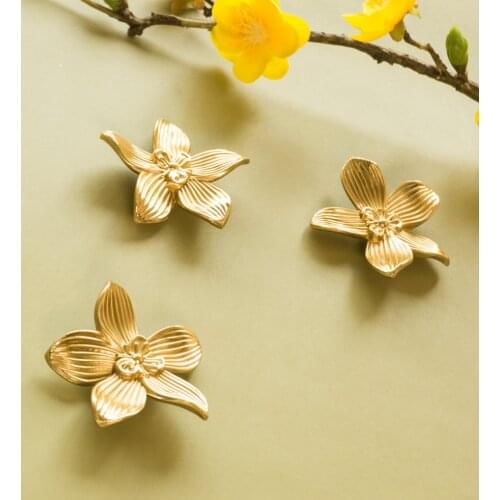 Flower shape /Creative Furniture Handles for cabinets and drawers Dresser Door Knobs Pull Furniture Hardware