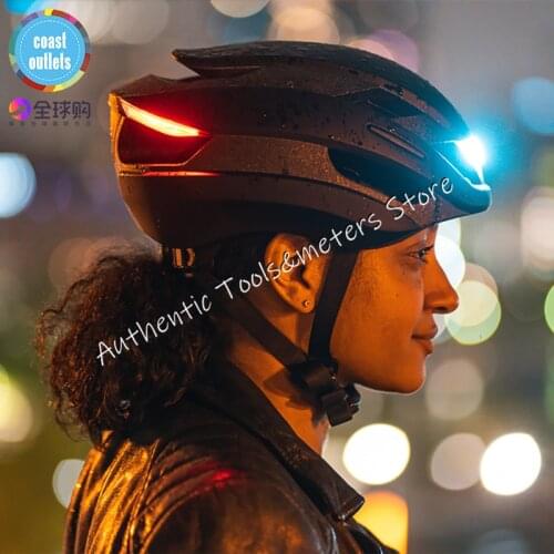 Lumos Ultra Smart Riding Helmet Bicycle Skateboard Safety Helmet Turn Indicator LED Lighting