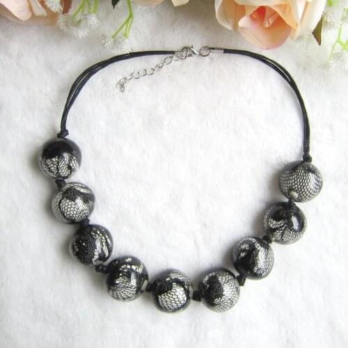 Latest Design Women`s Fashion Lace Wrapped Resin Beads Necklace Jewelries