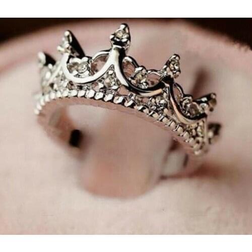 2020 New Fashion Crystal Hollow Out Crown Shaped Queen Temperament Rings For Women Party Wedding Valentines Day Gift