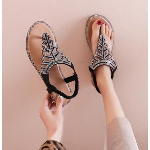 2021 Fashion Womens Shoes Flat Shoes Flip Flops Rhinestones Sexy Outdoor Beach Shoes Summer Womens Comfortable Casual Sandals