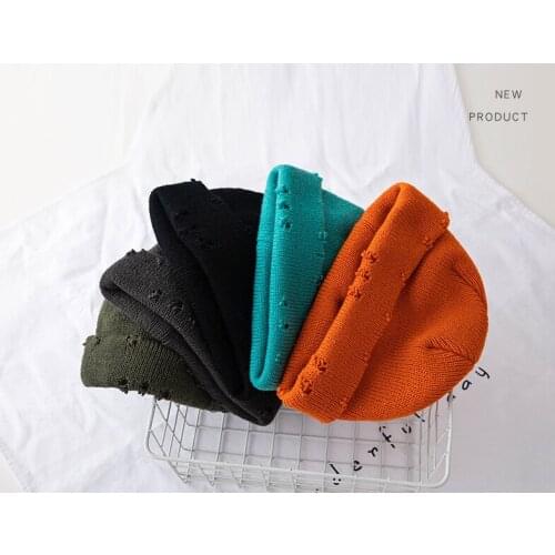 New Solid Hole Style Beanie Knitted Warm Soft Trendy Winter Hats Simple Style Women Casual Caps Elegant All-match Man Beanies