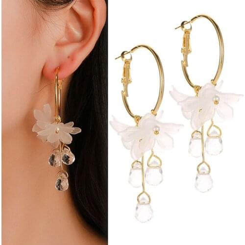 New Female Dust Flower Long Pearl Stud Earrings Acrylic Jewelry Fashion Woman Earrings
