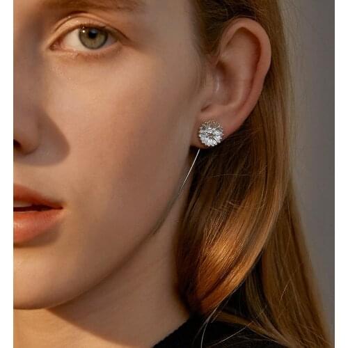 New Fashion Elegant Daisy Flower Stud Earrings for Women Korean Female Daisy Statement Earring Party Jewelry Gifts