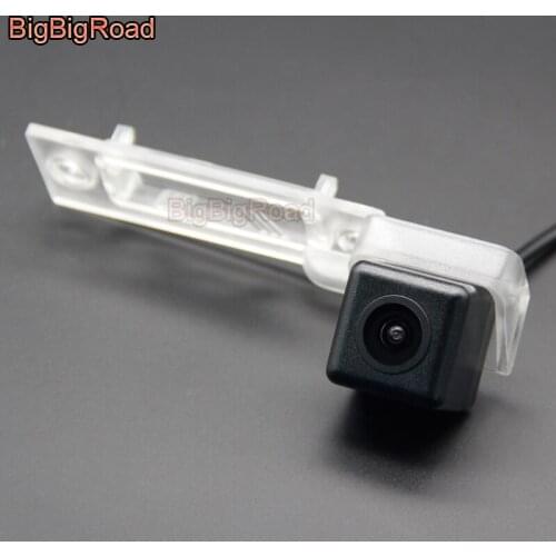 BigBigRoad For Skoda Superb / Seat Altea 5P5 / 5P8 Leon 1P1 Ibiza 6J Hatchback Vehicle Wireless Rear View Camera HD Color Image