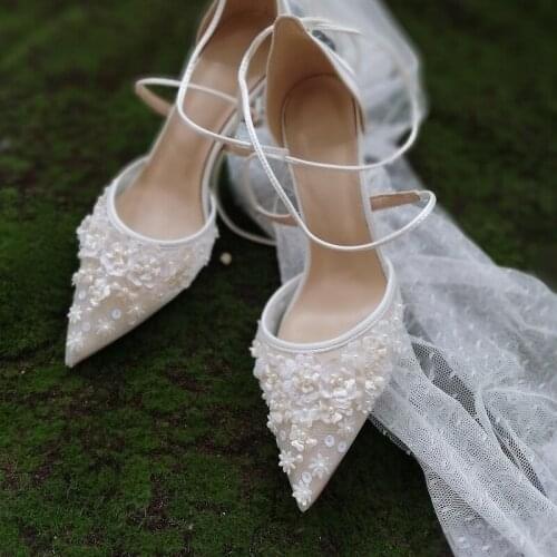 Summer new white strappy mesh pointed stiletto high heel bridal wedding shoes banquet dress flowers all-match female sandals