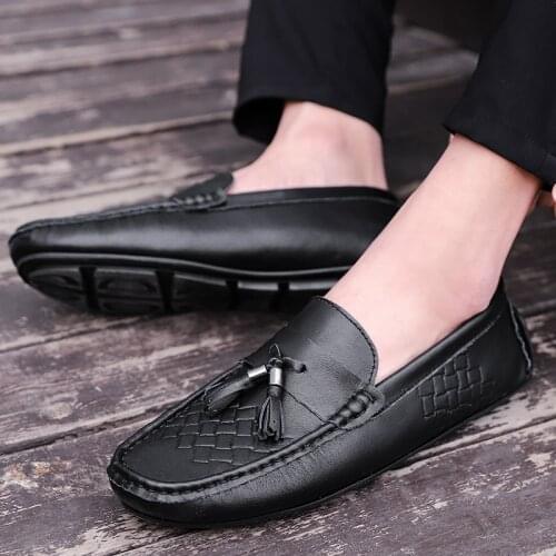 Genuine Leather Tassel Men Casual Shoes Italian Mens Loafers Moccasins Slip On Male Flats Breathable Driving Shoes Man Fashion